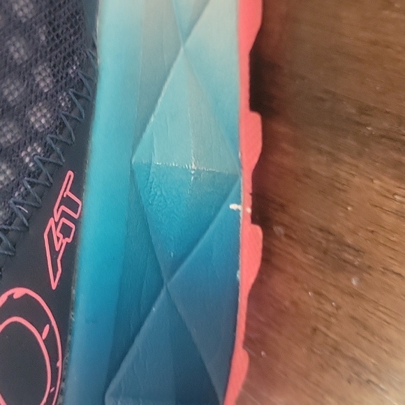 New Balance Women's Athletic  Running Shoe 690AT 11D wide - Picture 5 of 9